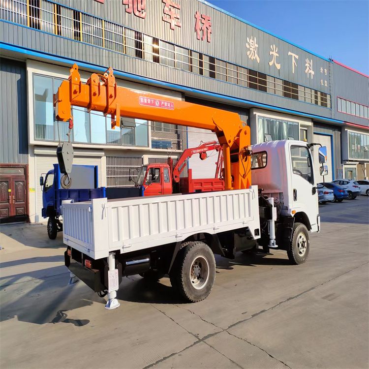 澳门半岛三轮随车吊定制 农用改装机自备吊中瑞长期出售